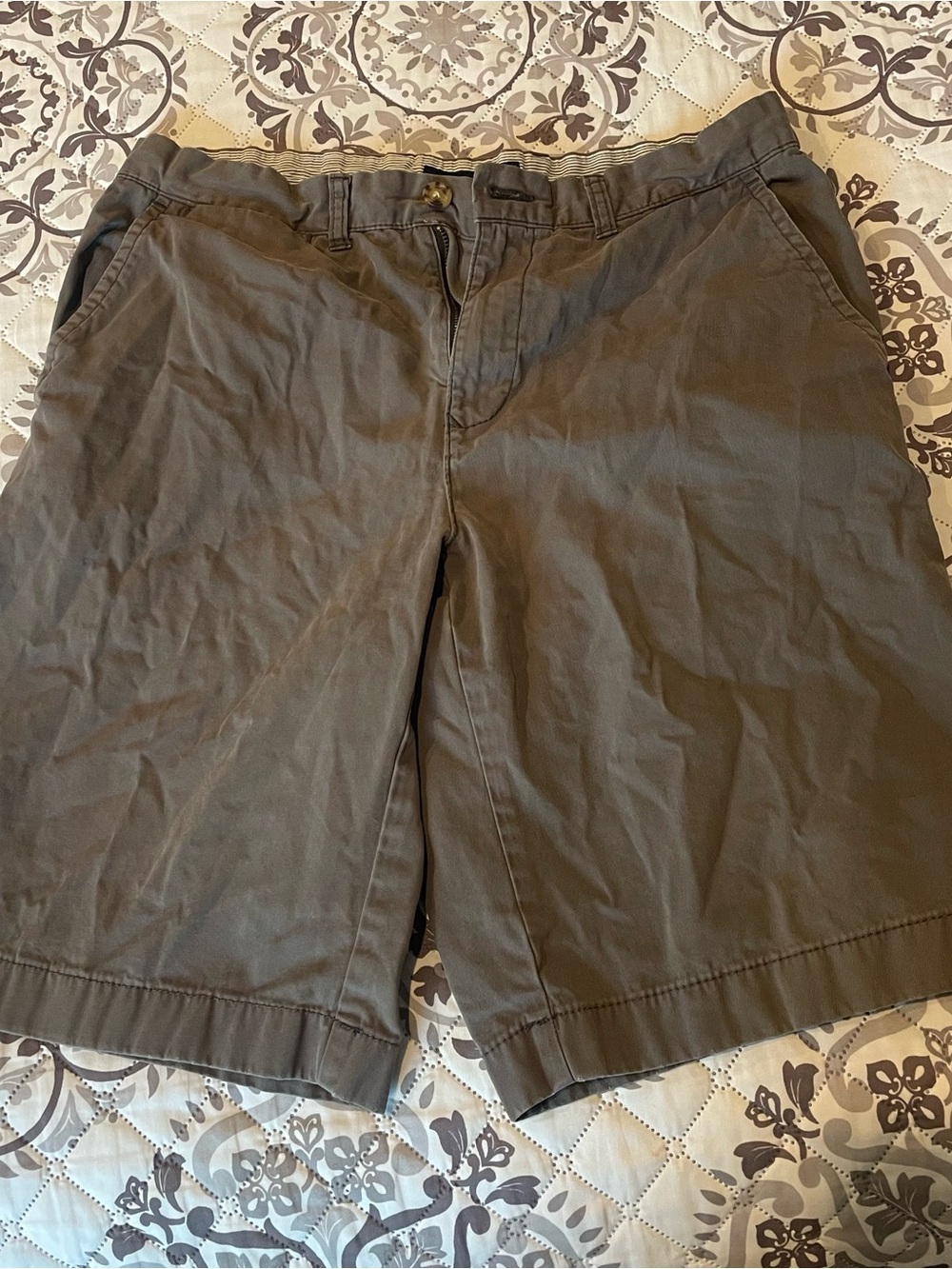 Tommy Hilfiger Men's Mushroom color Flat Front Shorts Size 33